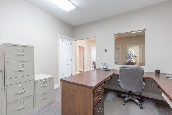 Office For Lease: 4414 Brainerd Rd, Chattanooga, TN 37411